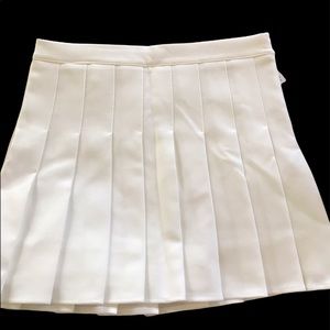 Women’s white tennis squirt it’s a skirt ans short